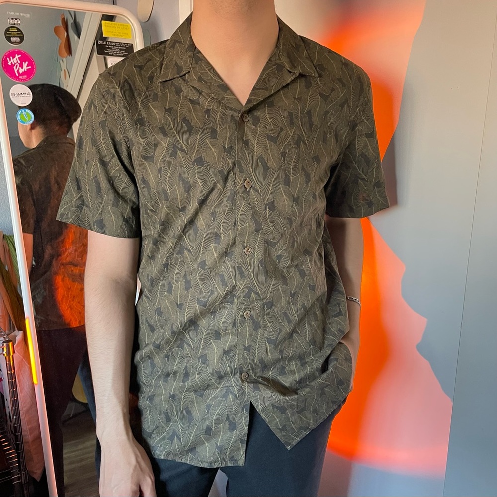 Banana Republic Shirt with Leaf Pattern